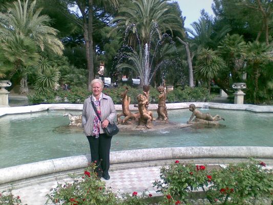 Sanremo giardino inferiore villa Ormond  -  Anna