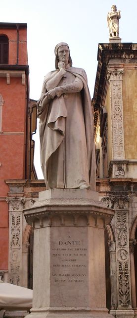 Dante Piazza Signori Verona